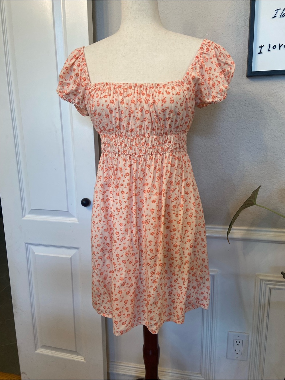 Billabong Peach Mini Dress with Coral mini Floral Print size medium